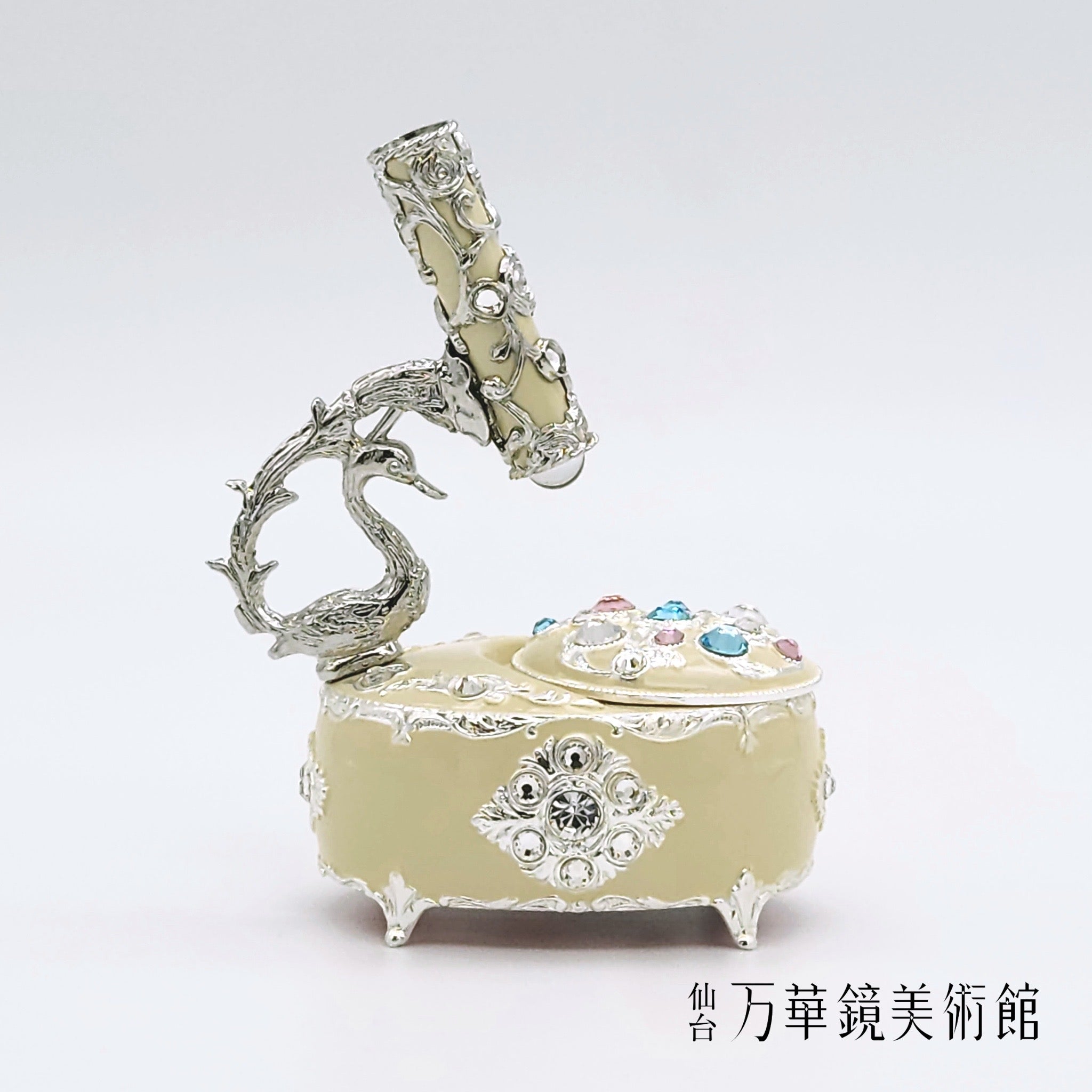 彫金ミニスワン　クリスタル　ホワイト