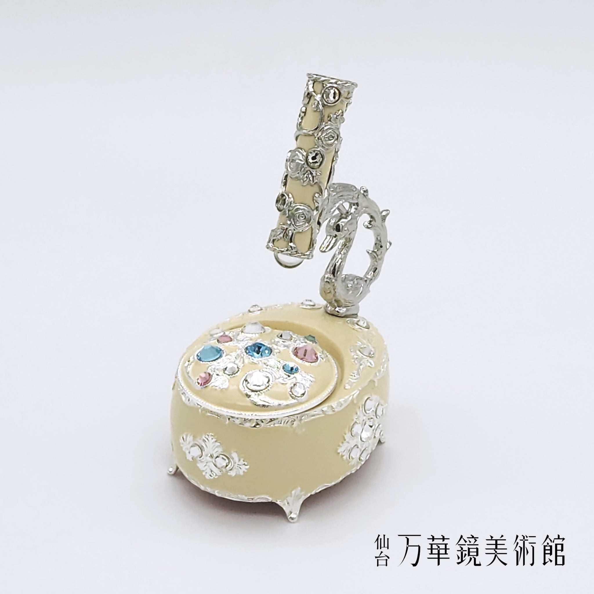 彫金ミニスワン　クリスタル　ホワイト